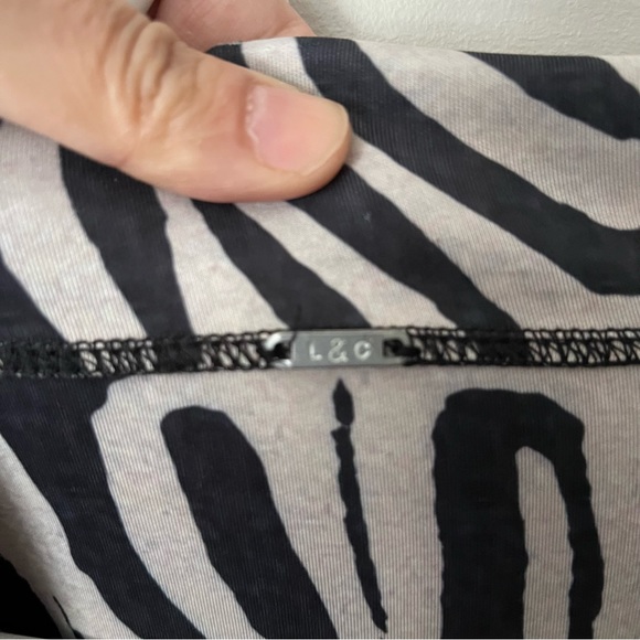 Lizzy & Coco Reversible Open Long Cardigan Size Large Floral and Zebra Print - Picture 6 of 10